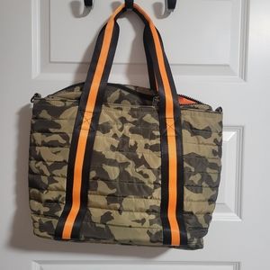 NWOT THINK ROYLN medium tote camo